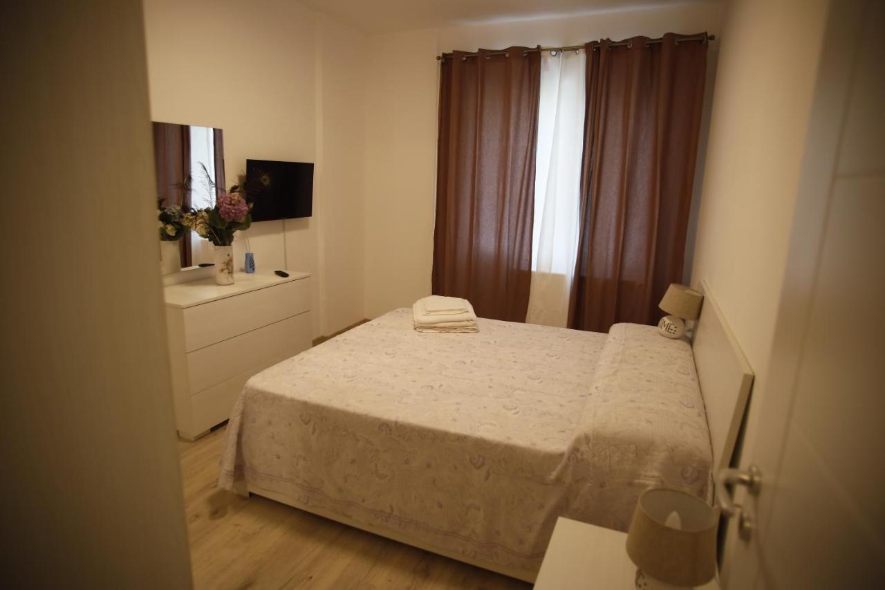 Lar Apartment Focşani المظهر الخارجي الصورة