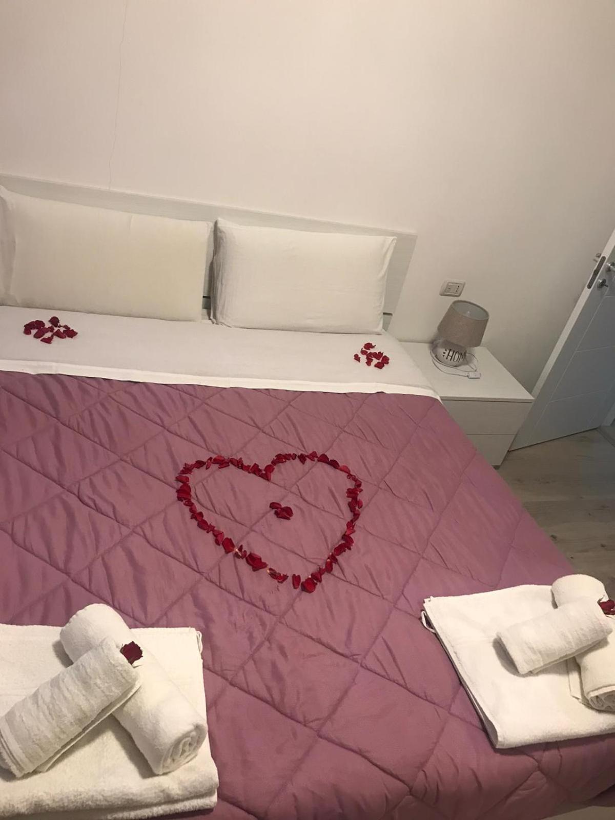 Lar Apartment Focşani الغرفة الصورة